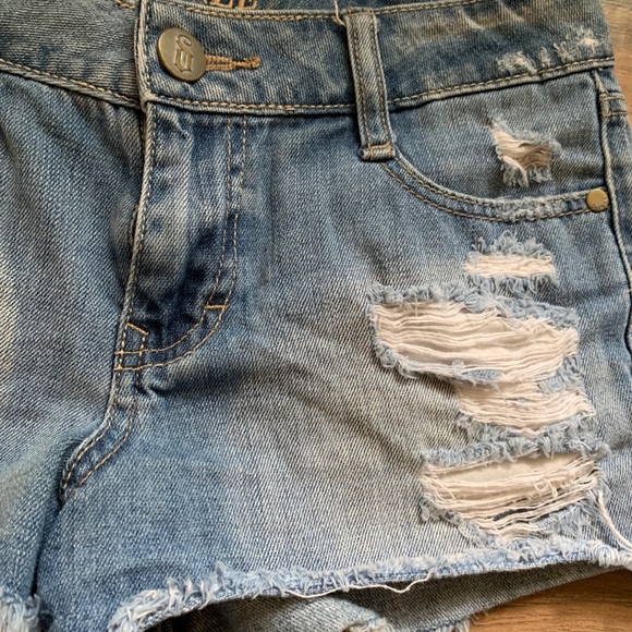 Decree Mid Rise Distressed Shorts - Picture 4 of 5